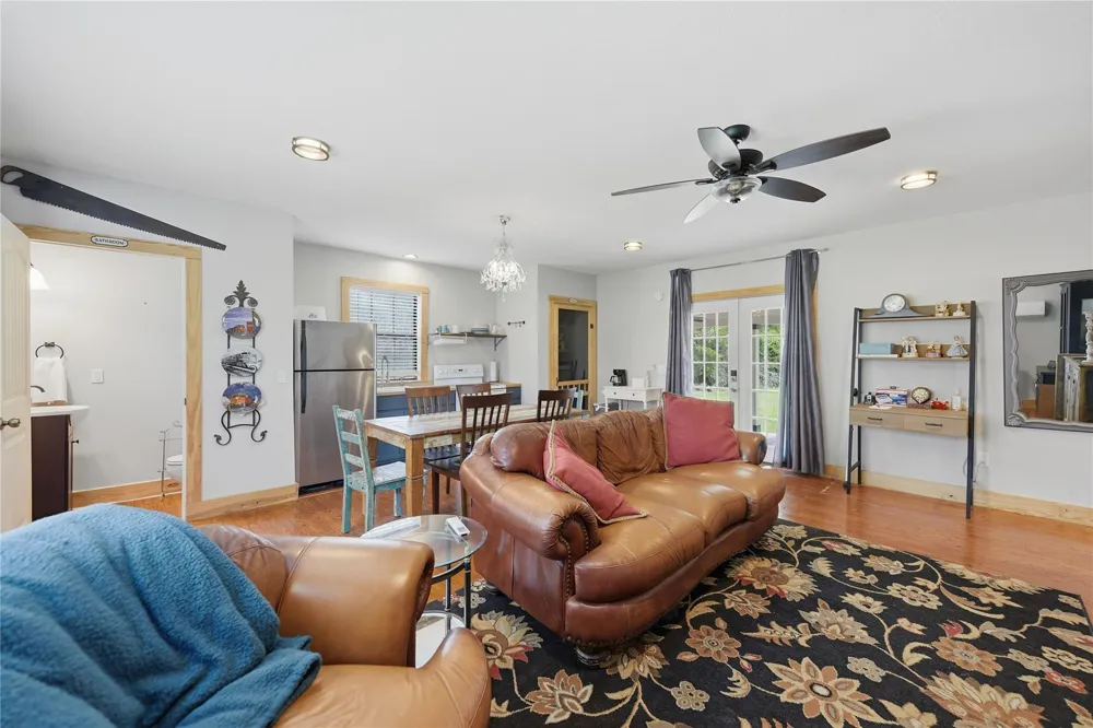 562 W Hwy 290 West Carmine, TX 78932