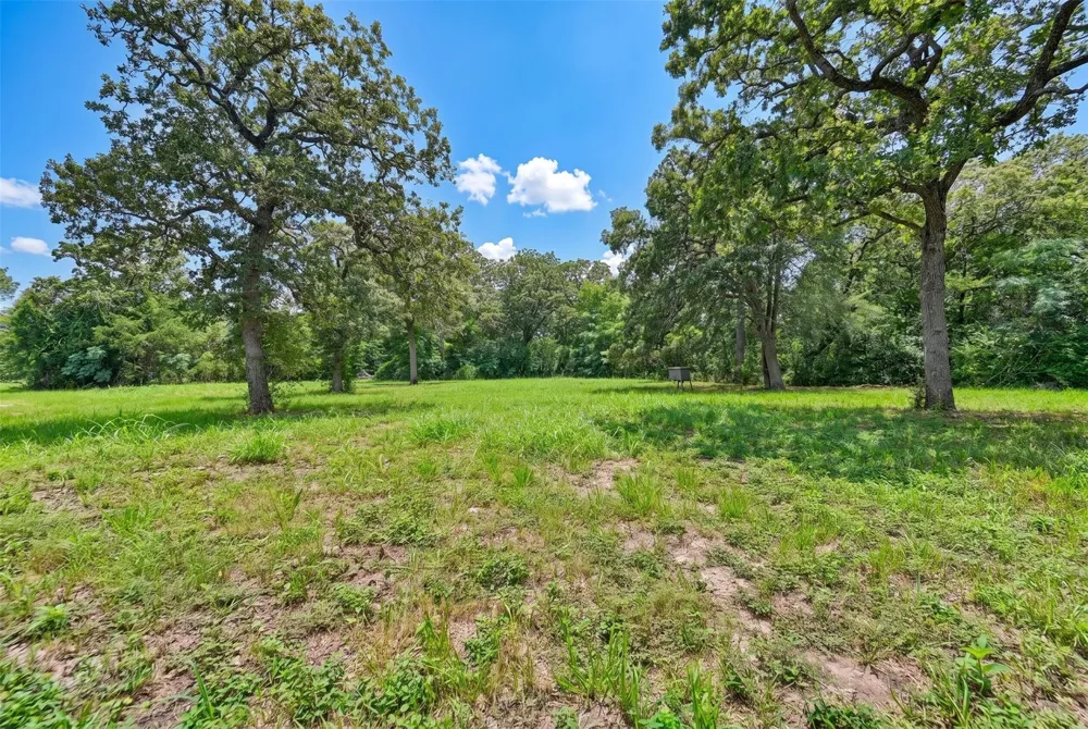 562 W Hwy 290 West Carmine, TX 78932