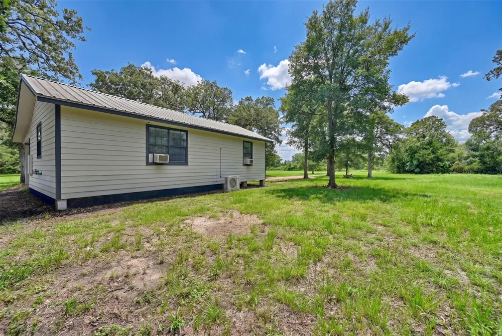 562 W Hwy 290 West Carmine, TX 78932