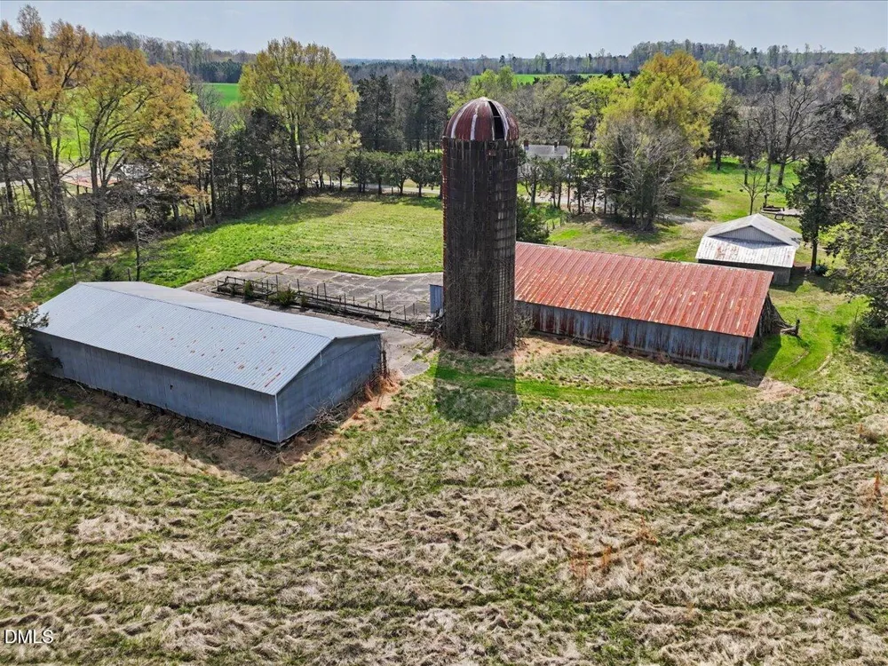 7793 Ridgeville Road Leasburg, NC 27291