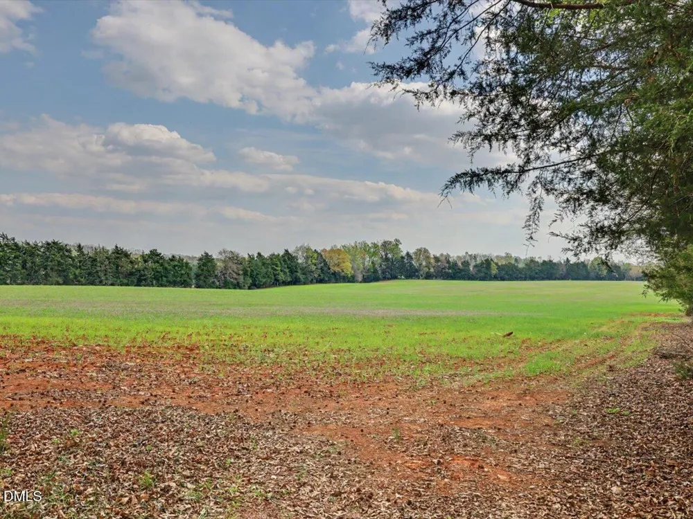 7793 Ridgeville Road Leasburg, NC 27291