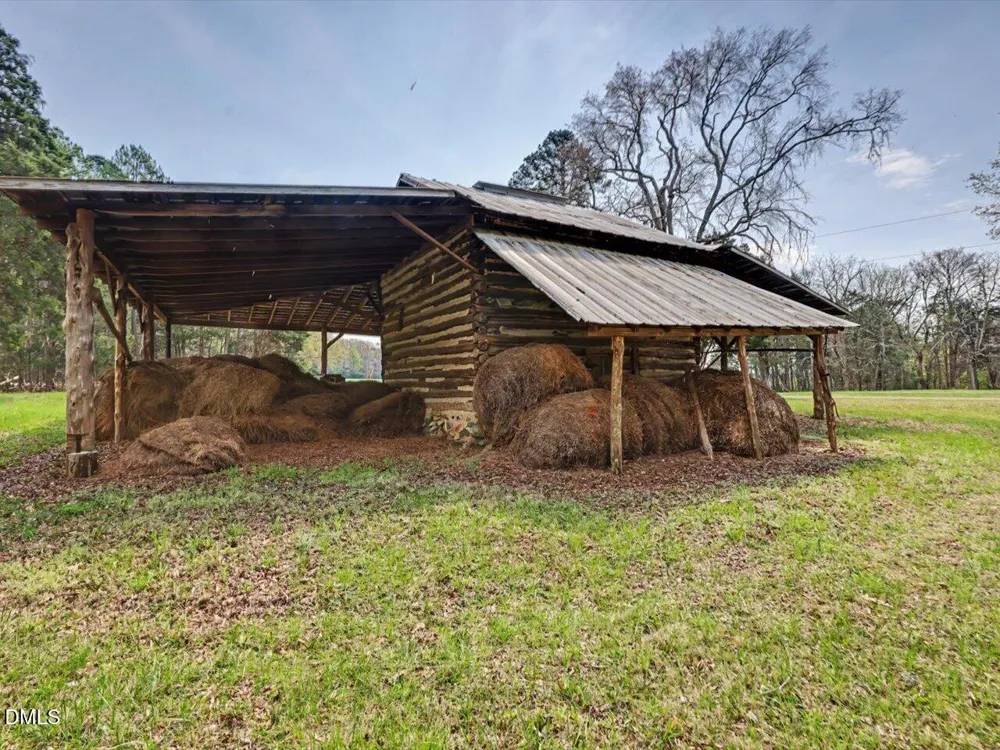7793 Ridgeville Road Leasburg, NC 27291