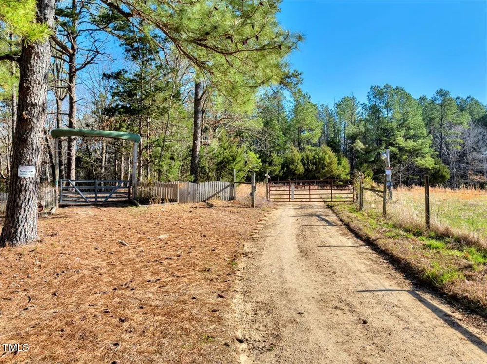 560 Little Rosewood Lane Henderson, NC 27537