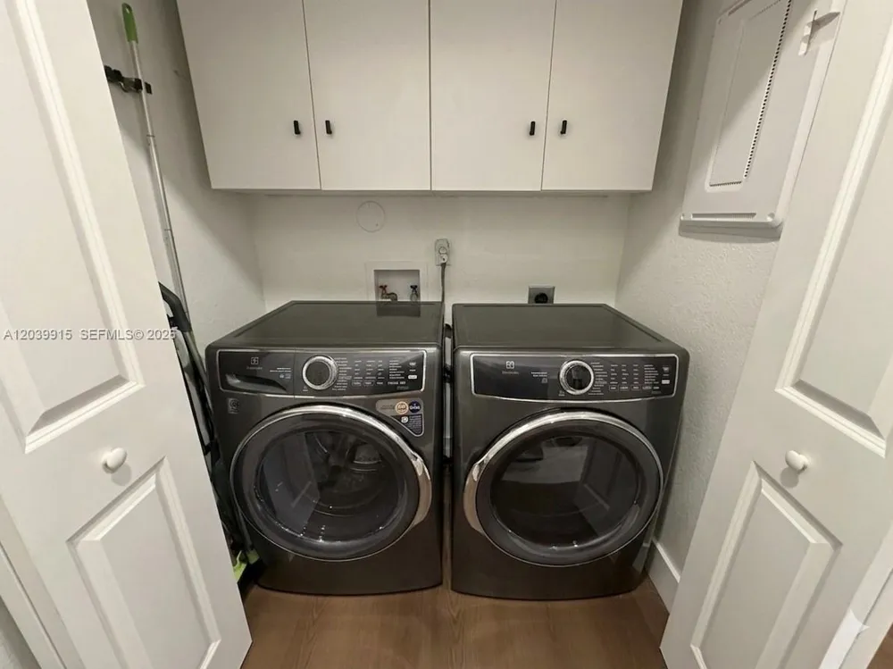2950 Park Pl #5838 Dania Beach, FL 33312