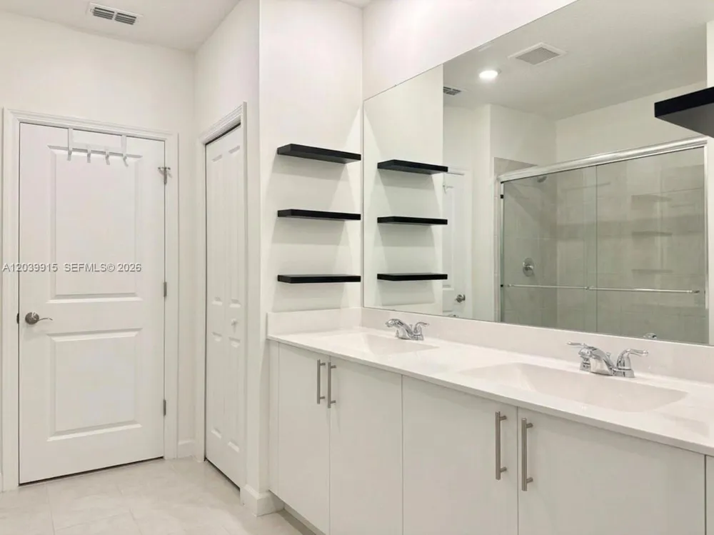 2950 Park Pl #5838 Dania Beach, FL 33312