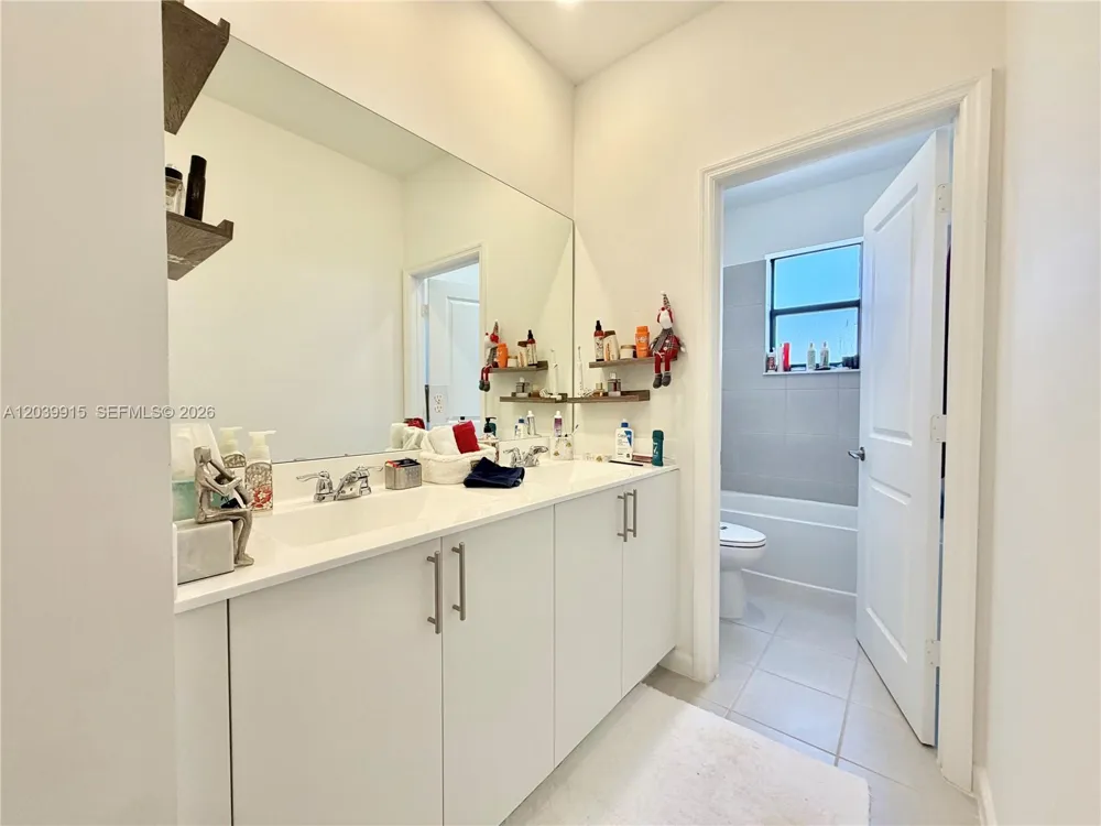 2950 Park Pl #5838 Dania Beach, FL 33312
