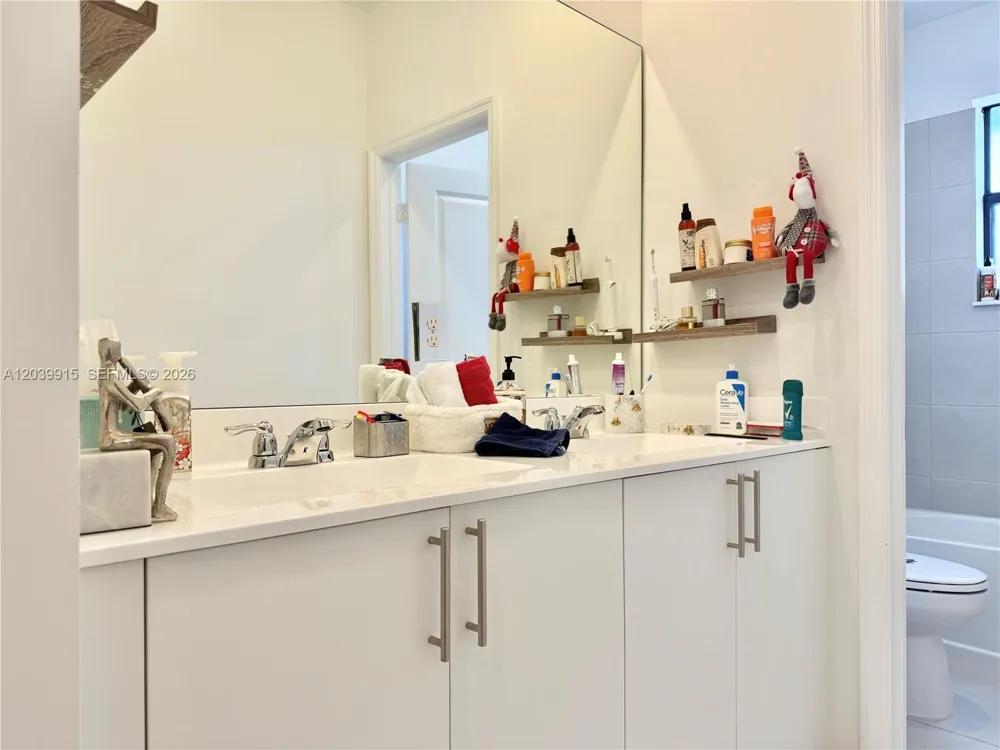 2950 Park Pl #5838 Dania Beach, FL 33312