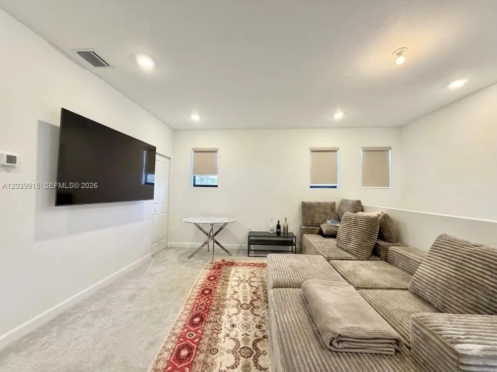 2950 Park Pl #5838 Dania Beach, FL 33312