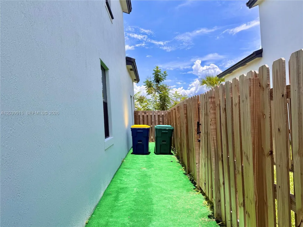 2950 Park Pl #5838 Dania Beach, FL 33312