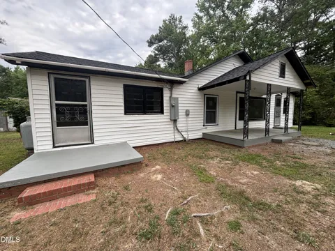 87 Robert Thompson Road