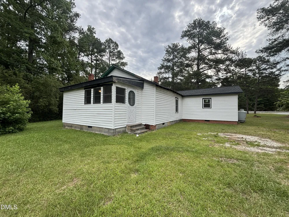 87 Robert Thompson Road Bear Creek, NC 27207