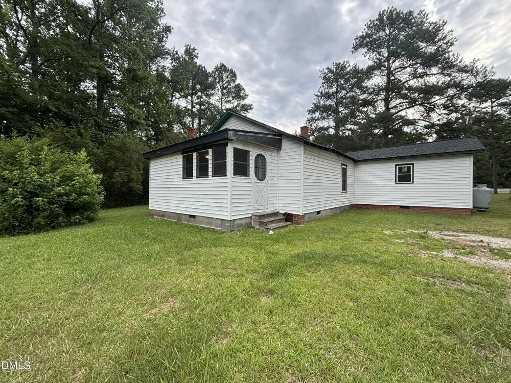 87 Robert Thompson Road Bear Creek, NC 27207