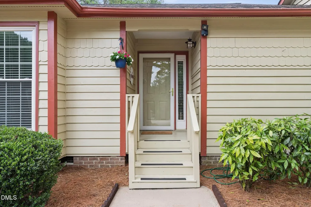 5204 Hogans Way Clayton, NC 27520