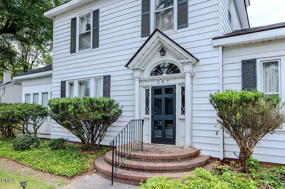 507 E Center Street Nashville, NC 27856