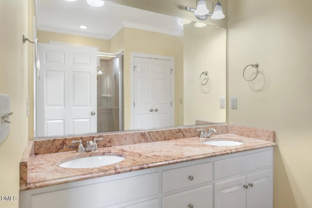 5008 Windsor Court Elon, NC 27244