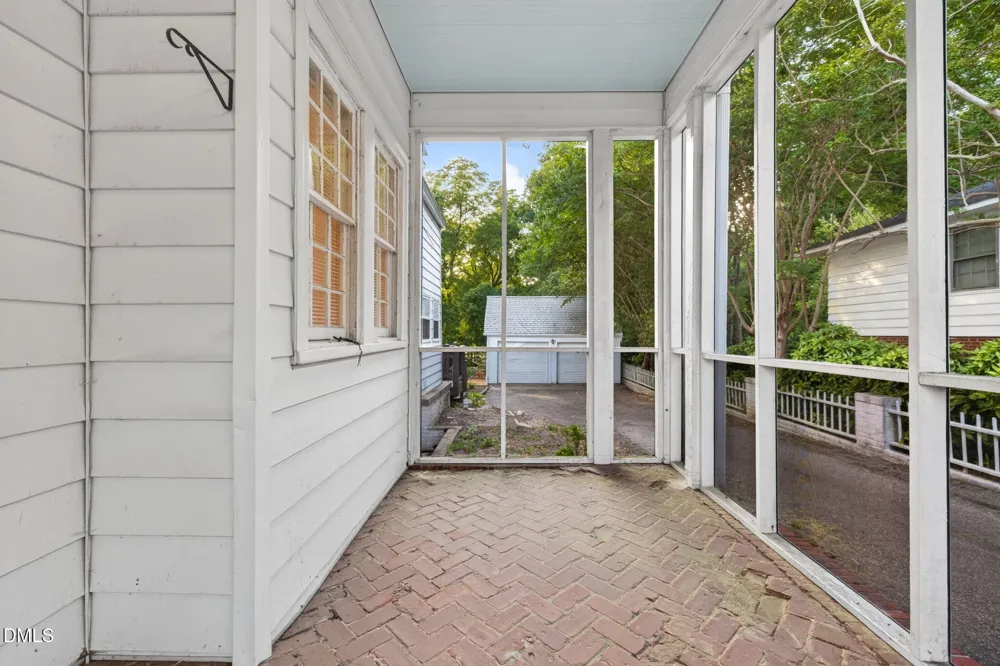 934 S Chestnut Street Henderson, NC 27536
