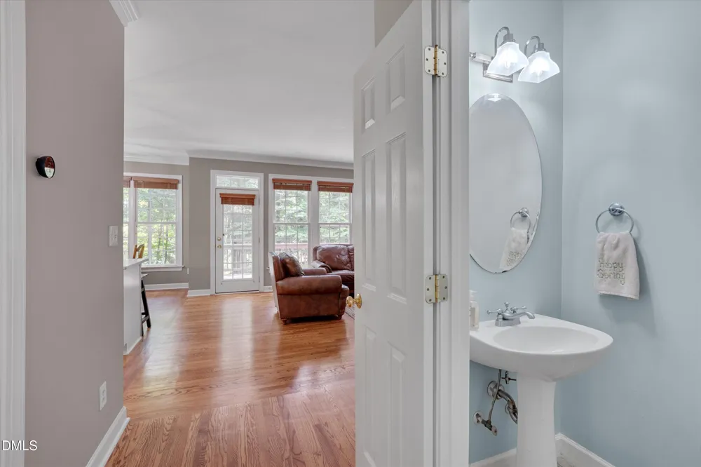 504 Manor Rdg Drive Carrboro, NC 27510
