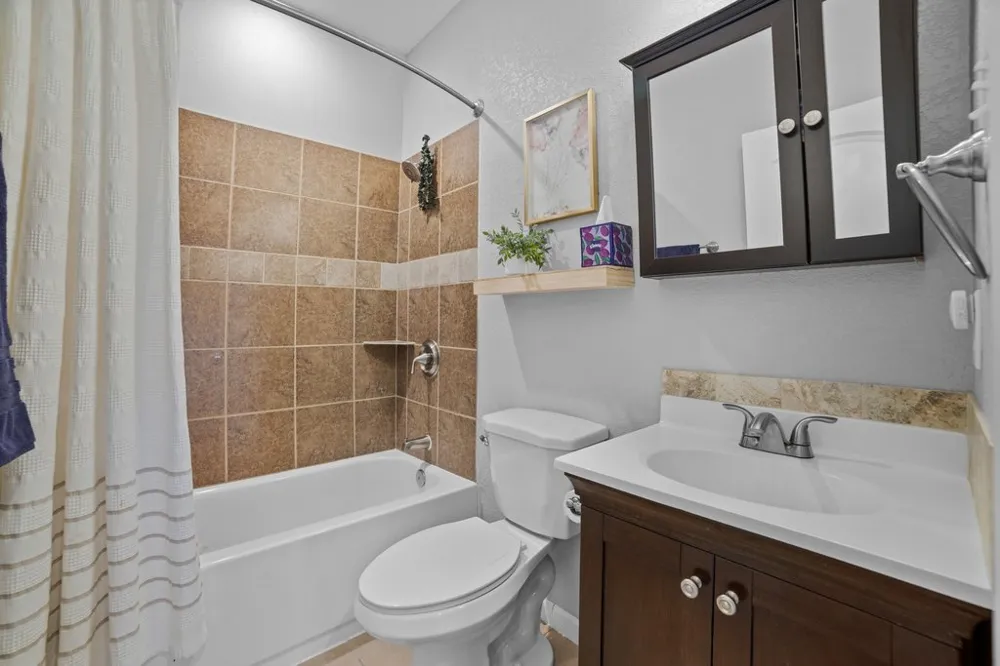 10604 Lake Beach Drive Dripping Springs, TX 78620