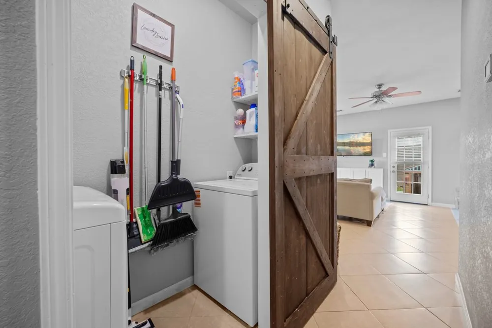 10604 Lake Beach Drive Dripping Springs, TX 78620