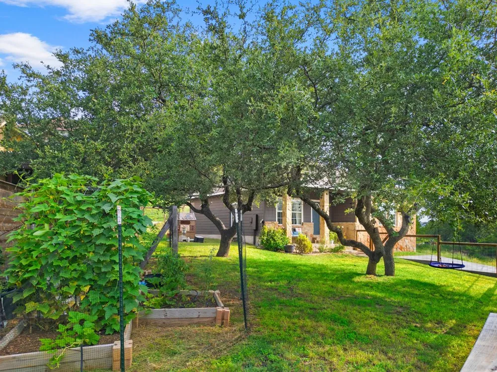 10604 Lake Beach Drive Dripping Springs, TX 78620