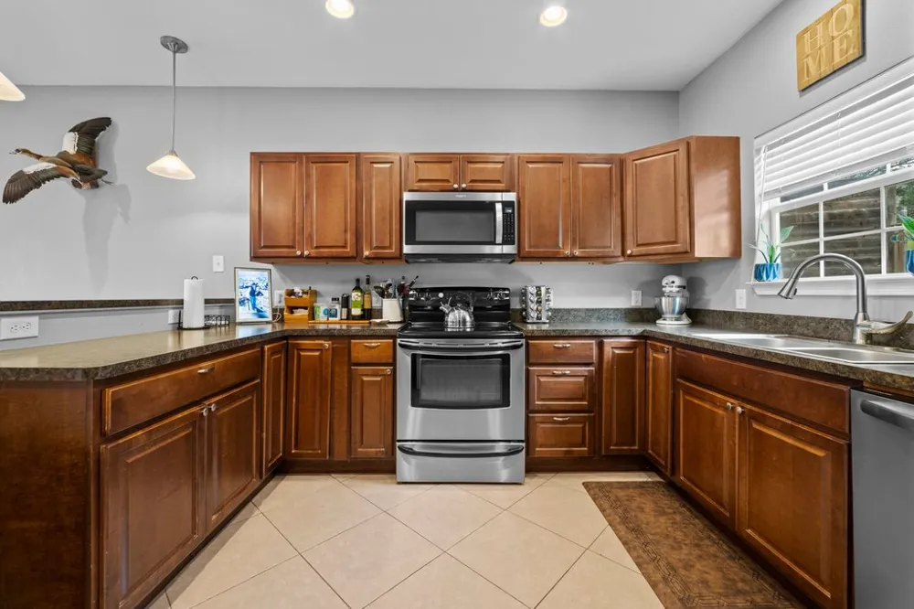 10604 Lake Beach Drive Dripping Springs, TX 78620