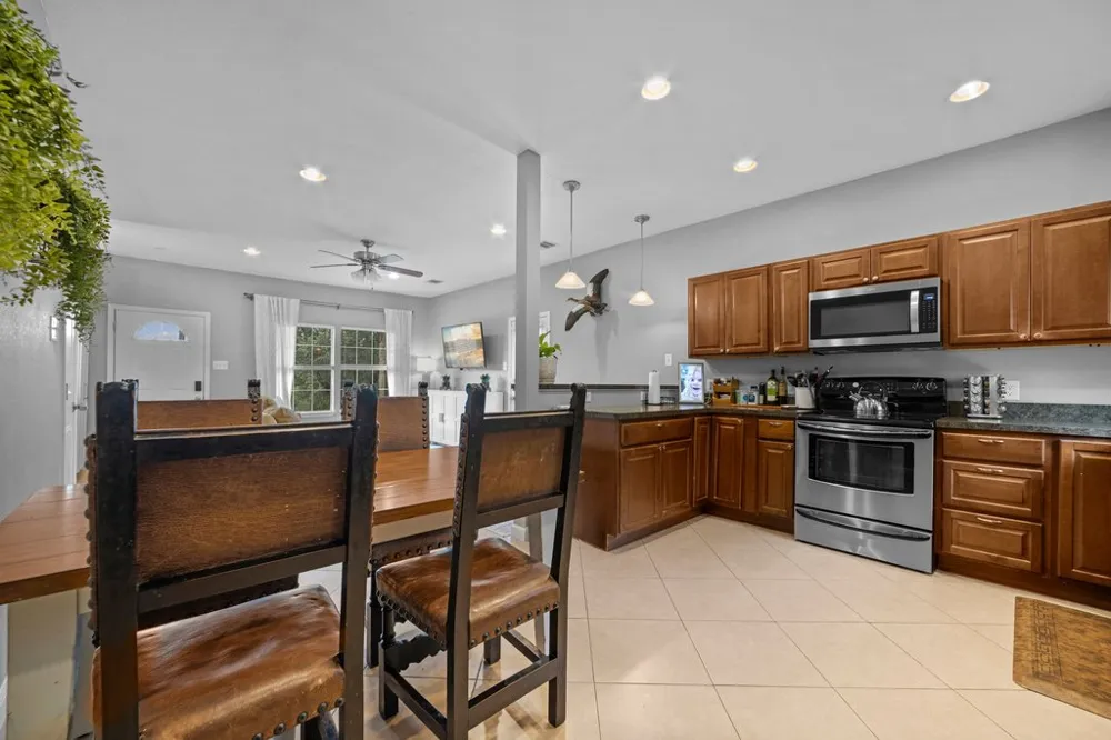 10604 Lake Beach Drive Dripping Springs, TX 78620