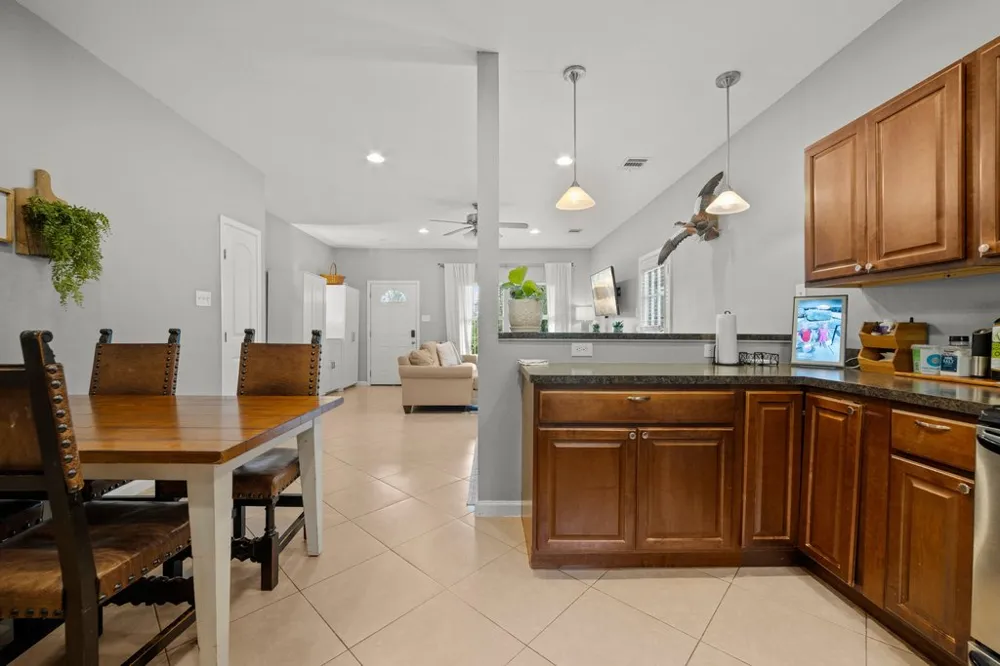 10604 Lake Beach Drive Dripping Springs, TX 78620