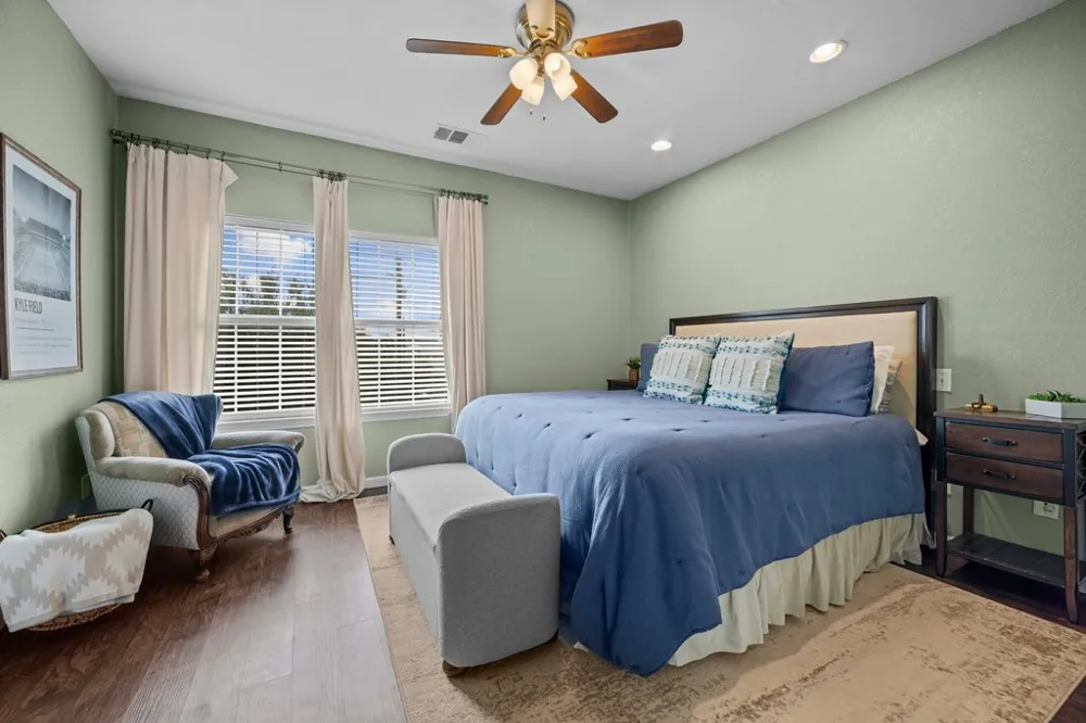 10604 Lake Beach Drive Dripping Springs, TX 78620