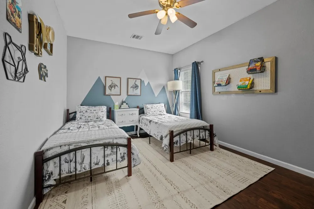 10604 Lake Beach Drive Dripping Springs, TX 78620