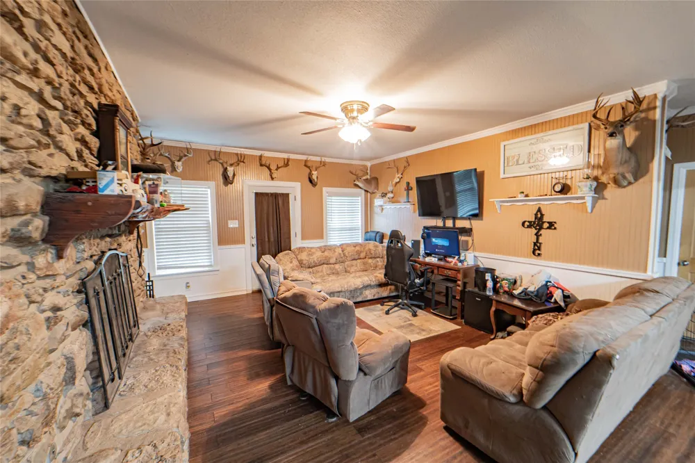 1211 W Hullum Street Breckenridge, TX 76424