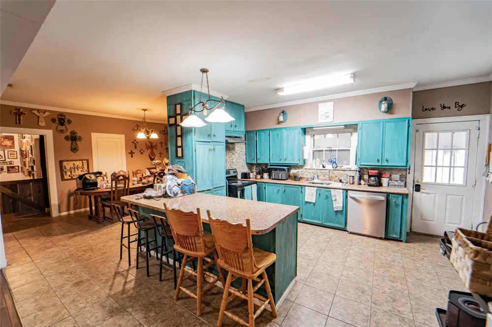 1211 W Hullum Street Breckenridge, TX 76424