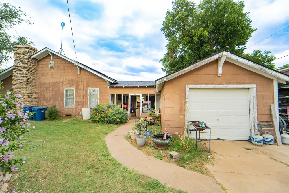 1211 W Hullum Street Breckenridge, TX 76424