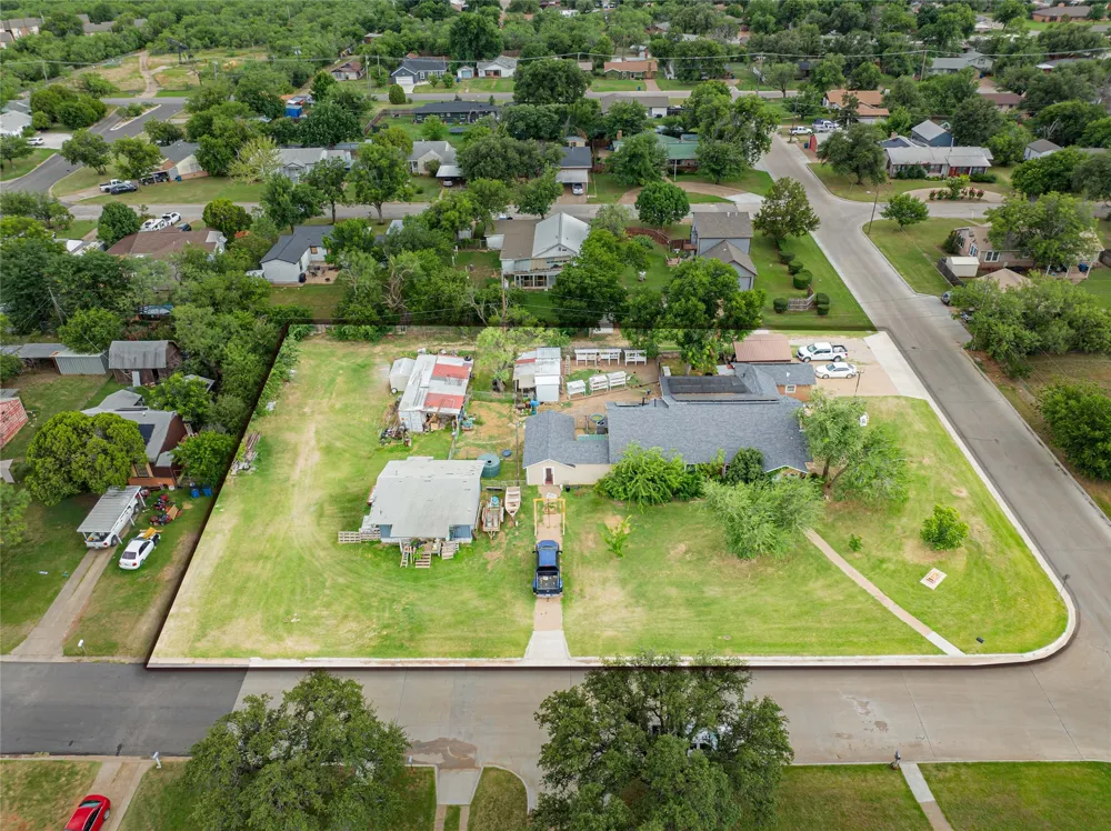 1211 W Hullum Street Breckenridge, TX 76424