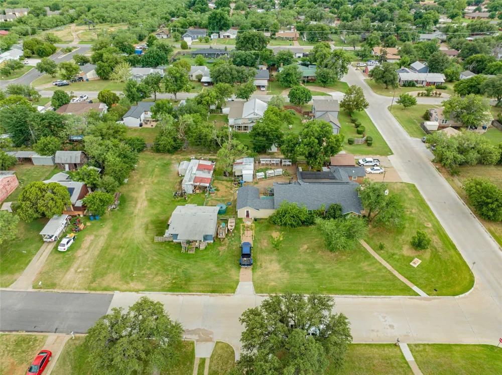 1211 W Hullum Street Breckenridge, TX 76424