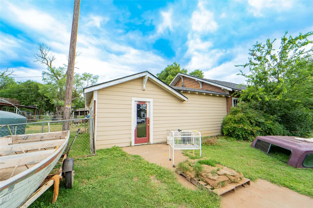 1211 W Hullum Street Breckenridge, TX 76424