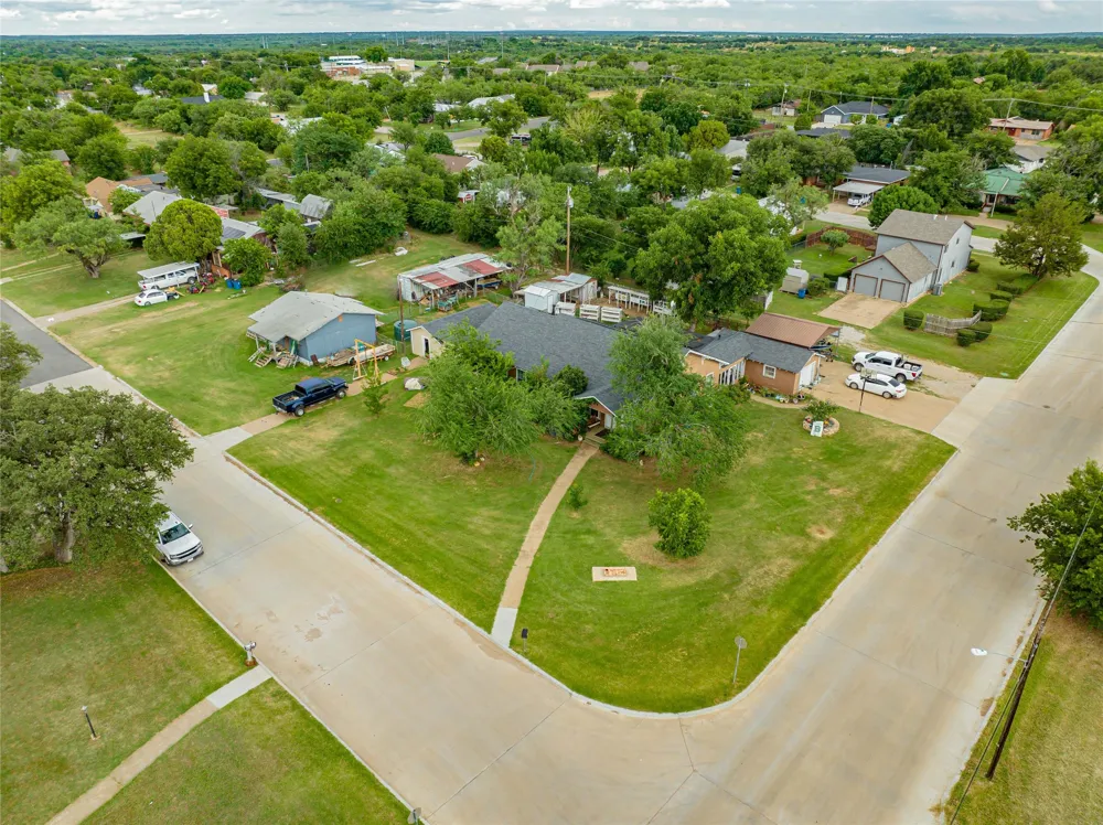 1211 W Hullum Street Breckenridge, TX 76424