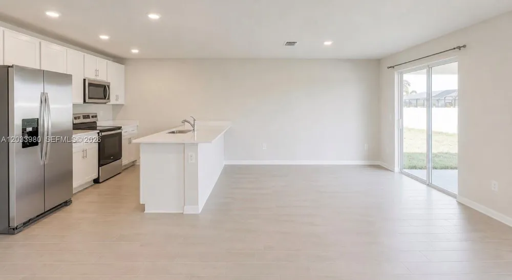 8030 OLIVE CIRCLE La Belle, FL 33935
