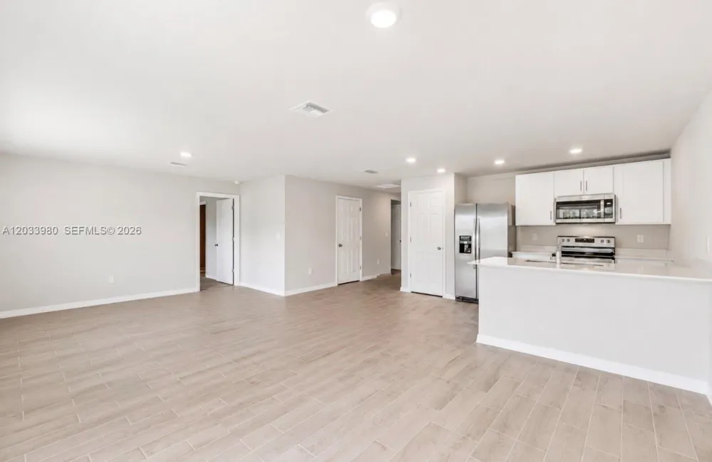 8030 OLIVE CIRCLE La Belle, FL 33935