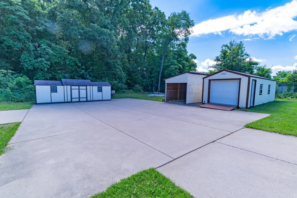 8805 Stadium Drive Oshtemo Charter Township, MI 49009