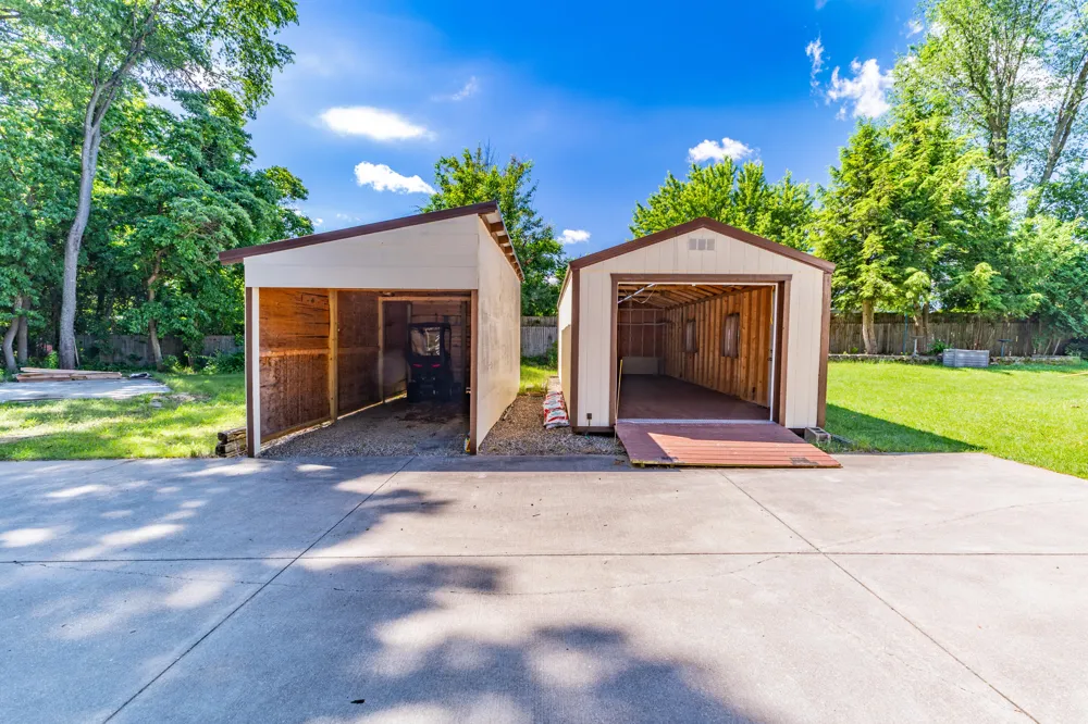 8805 Stadium Drive Oshtemo Charter Township, MI 49009