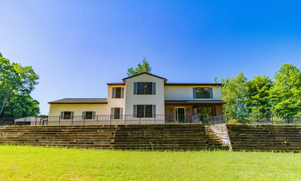 8805 Stadium Drive Oshtemo Charter Township, MI 49009