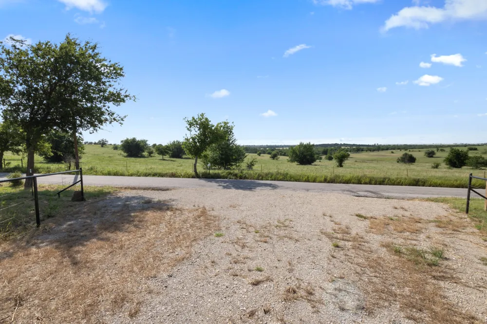 1261 County Road 2735 Decatur, TX 76234