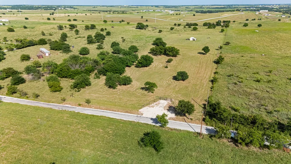 1261 County Road 2735 Decatur, TX 76234