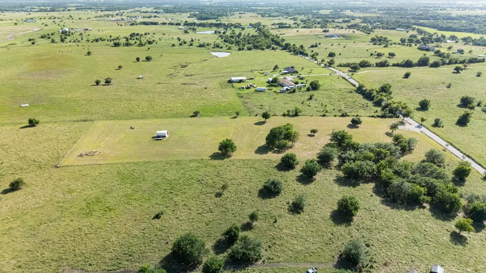 1261 County Road 2735 Decatur, TX 76234