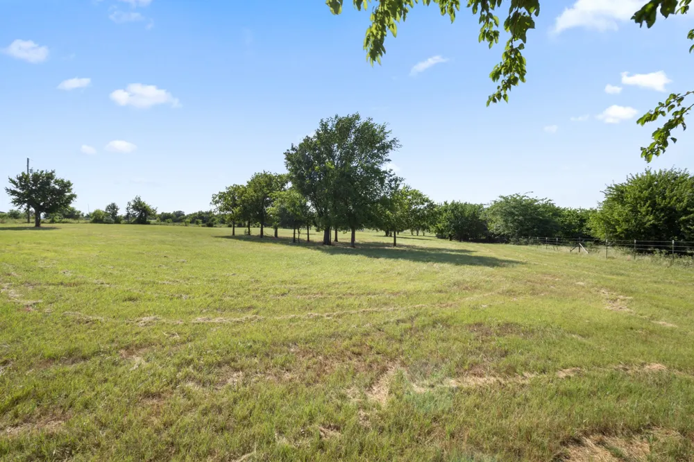 1261 County Road 2735 Decatur, TX 76234