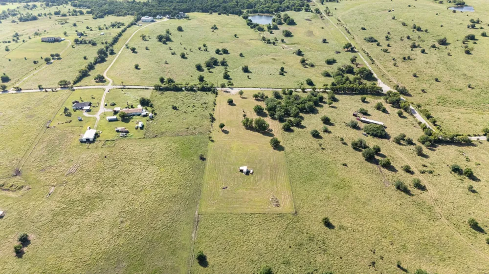 1261 County Road 2735 Decatur, TX 76234