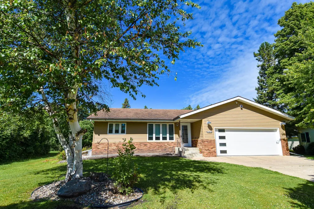 718 Stephen Avenue Stephen, MN 56757