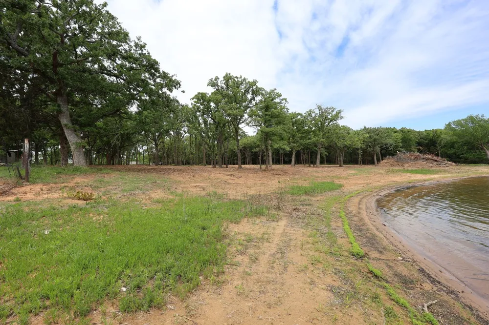 Selma  LOT 8 Bowie, TX 76230