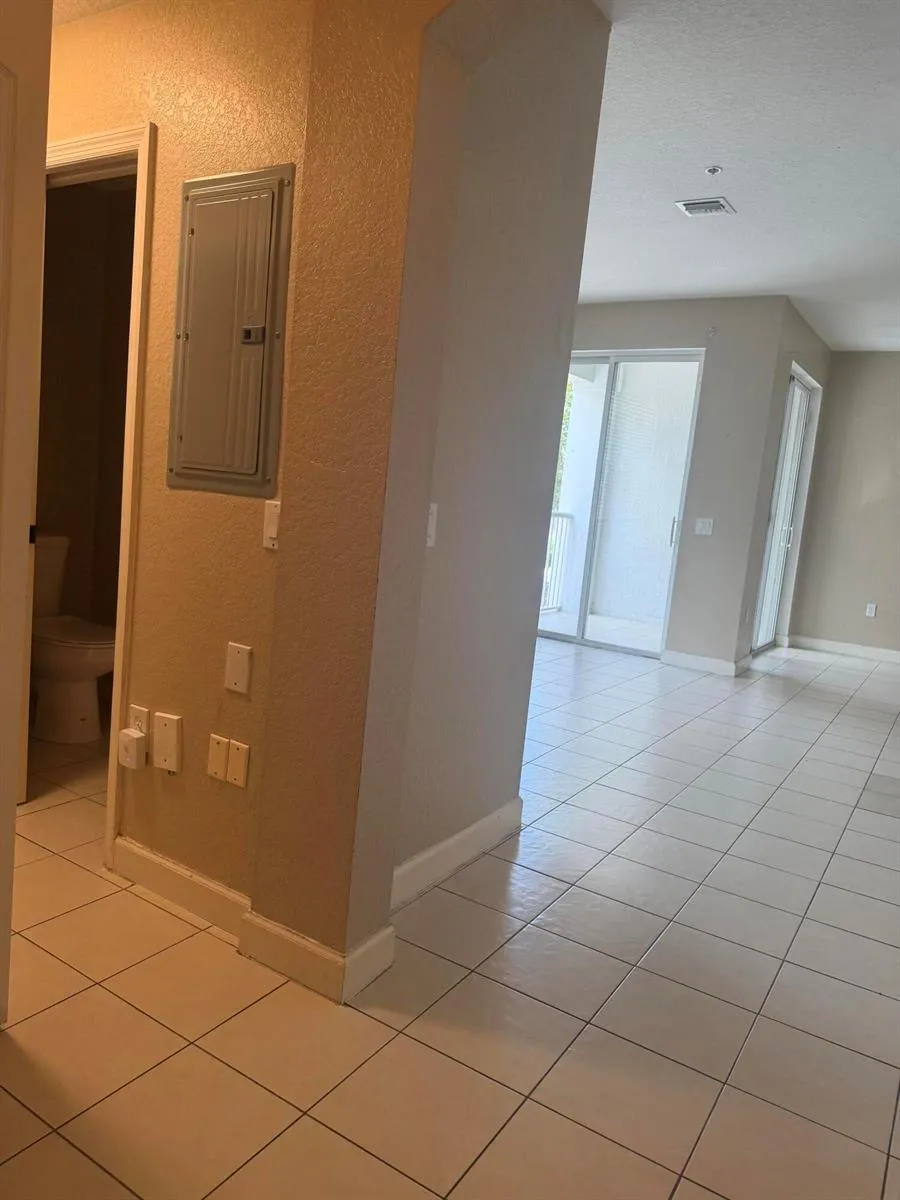 1121 Shoma Drive Royal Palm Beach, FL 33414
