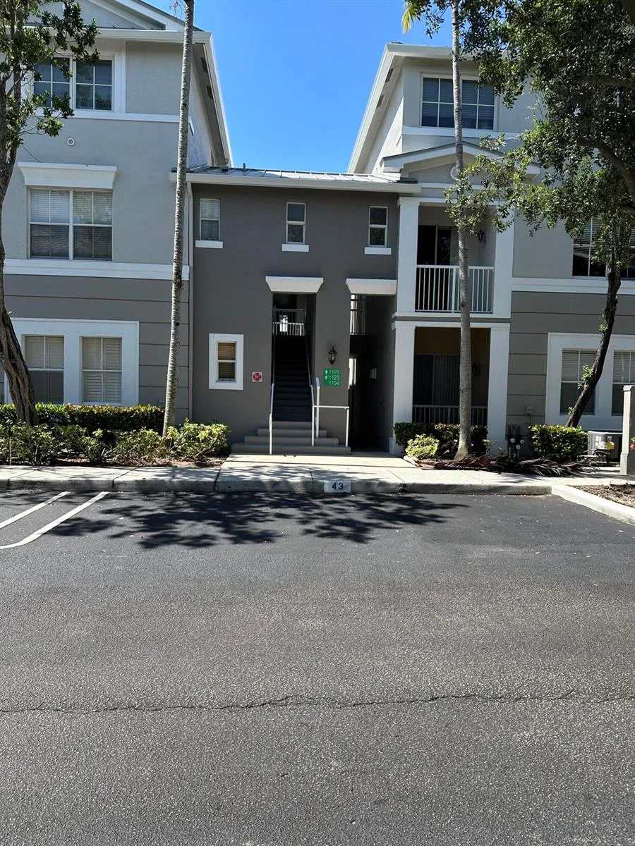 1121 Shoma Drive Royal Palm Beach, FL 33414
